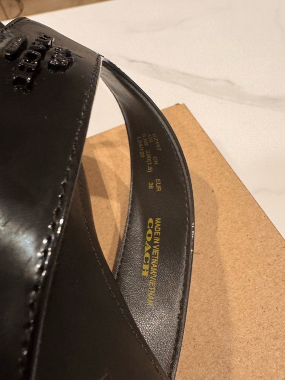 Coach Black Patent Leather Thong Sandals with Embossed Logo - Picture 6 of 8